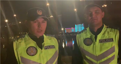 В Атырау полицейские спасли мужчину, прыгнувшего с моста