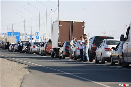 Россияне едут в Казахстан: водители конфликтуют из-за очередей на границе