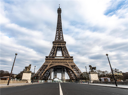 В Париже закрыли Эйфелеву башню из-за общенациональной забастовки