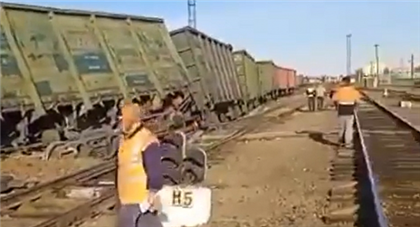 Четыре грузовых вагона сошли с рельсов в Атырауской области
