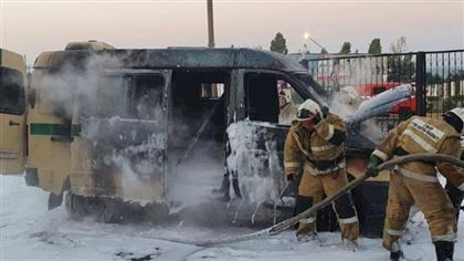 В Актау сгорел инкассаторский автомобиль