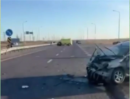 В результате столкновения машины скорой помощи и легкового автомобиля в Караганде погиб мужчина