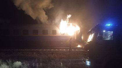 В Жамбылской области загорелся пассажирский поезд
