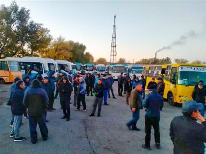 Водители автобусов в Талдыкоргане объяснили, почему не вышли на работу