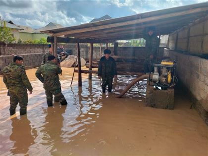 Спасатели Туркестанской области устраняют последствия обильных дождей