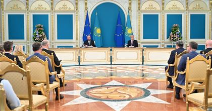 Президент Казахстана и глава ЕС провели брифинг для СМИ
