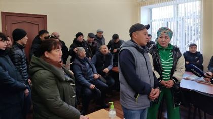 Водители Уральска устроили забастовку из-за невыплаченной им зарплаты