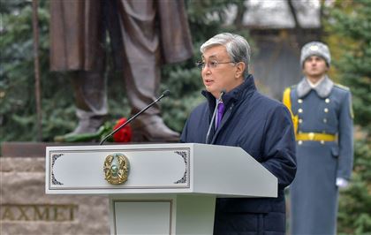 Президент открыл памятник Ахмету Байтурсынову в городе Алматы