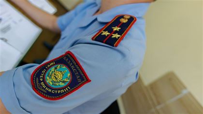 В Карагандинской области полицейский приемом самбо обезвредил вооруженного дебошира
