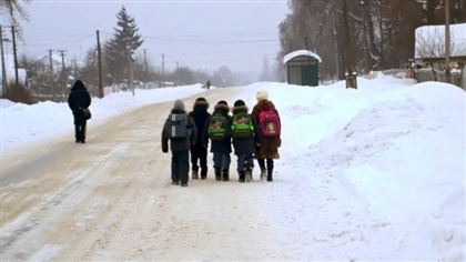 В четырех регионах РК из-за морозов школьники перешли на дистанционку