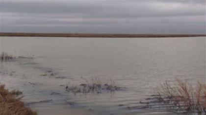 В Атырауской области неожиданно образовалось озеро