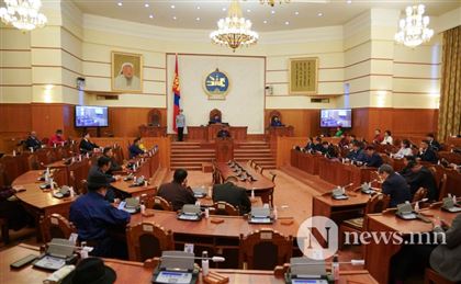 Парламент Монголии поддержал предложение кабмина об объявлении режима ЧП в Улан-Баторе