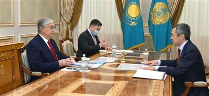 Президент провел встречу с председателем президиума НПП «Атамекен» Раимбеком Баталовым