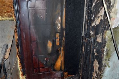 Казахстанец сжег дверь в квартире возлюбленной, не пожелавшей открыть ему ночью
