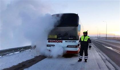Автобус с пассажирами, ехавший из Казахстана в Самару, застрял на трассе