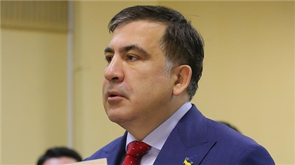 На суде над Саакашвили прервалась видеосвязь, когда подсудимый собрался снять майку