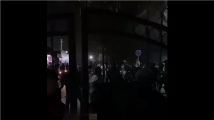 В Казнете появились кадры массовой драки в Алматы