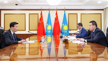 Премьер-министр РК провел встречу с Чрезвычайным и Полномочным послом КНР в Казахстане