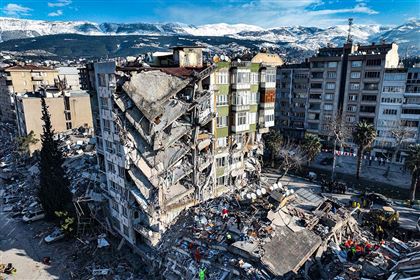 В Турции в результате землетрясения погибли более 46 тысяч человек