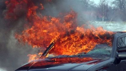 Автомобиль загорелся в Усть-Каменогорске