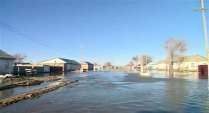 12 дворов подтопило в селе Актюбинской области, где эвакуировали жителей