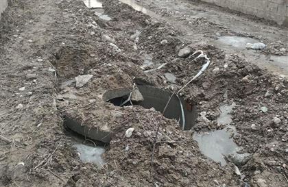 Жители Есика тонут в грязи из-за недоделанного водопровода