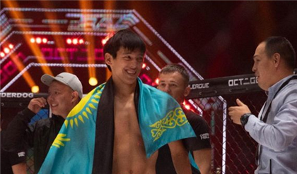 Второй за неделю казахстанец подписал контракт с UFC