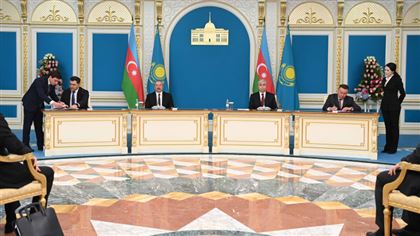 Токаев и Алиев обсудили поставку казахстанской нефти в Европу