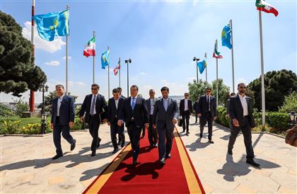 Премьер-министр РК прибыл с официальным визитом в Иран