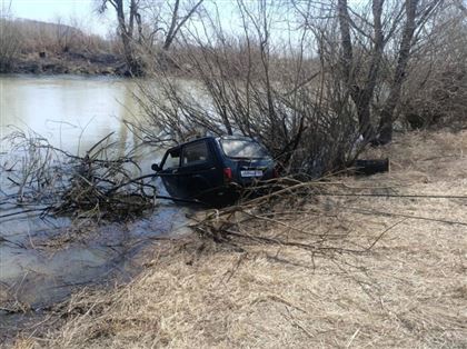 Рыбак утонул вместе с автомашиной в Павлодарской области