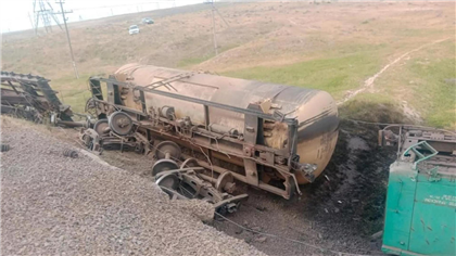 18 грузовых вагонов сошли с рельсов возле Шымкента