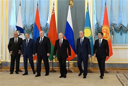 Токаев принял участие в заседании Высшего Евразийского экономического совета в Москве 