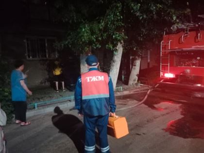 В Павлодаре из пожара спасли шестерых детей