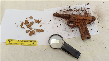 Житель Улытауской области нашёл в подвале закопанный японский пистолет