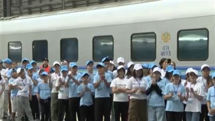 В Казахстане запустили детский туристический поезд