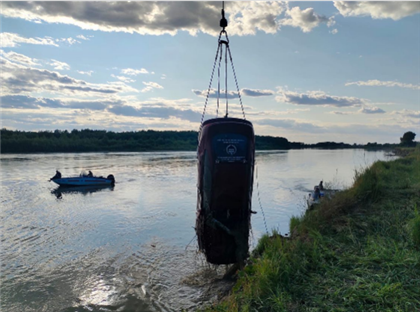В реке Иртыш нашли автомобиль с телом мужчины