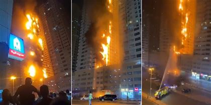 В ОАЭ в эмирате Аджман загорелся небоскреб