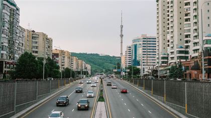 В Алматы временно ограничат движение по проспектам Аль-Фараби и Абая