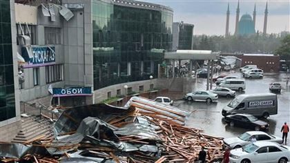 В Павлодаре продолжают отключать электроэнергию после прошедшего урагана 