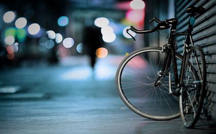 В столице мужчина взломал киоск и украл велосипед