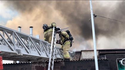 В Актобе из-за возгорания ресторана около детского сада эвакуировали 40 человек