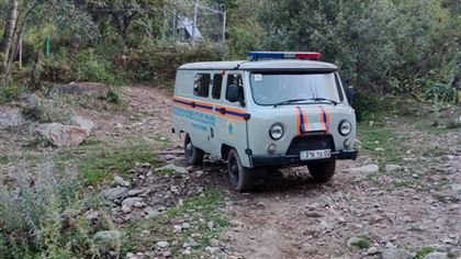 Трех потерявшихся туристов всю ночь искали в горах Алматы