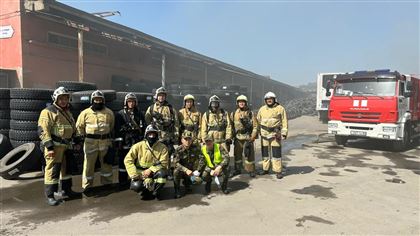 Взрыв и возгорание автомашины в цехе предотвратили алматинские пожарные