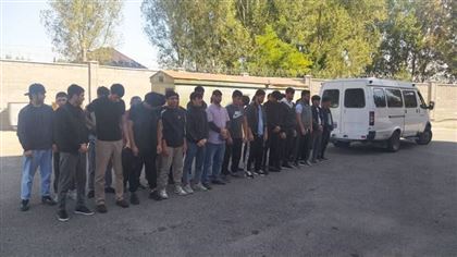 На алматинской барахолке задержали 18 несовершеннолетних иностранцев