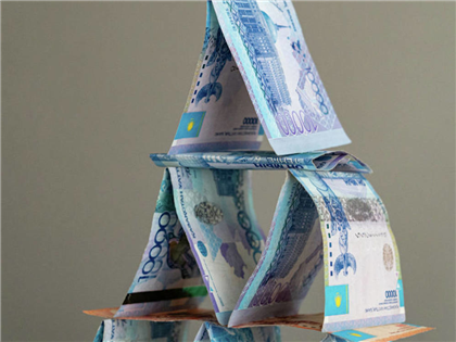 Финансовая пирамида в WhatsApp: жительницу Карагандинской области подозревают в присвоении чужих денег