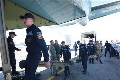 Казахстанские спасатели разобрали 76 участков завалов в Афганистане