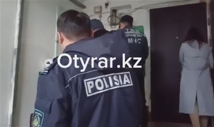 Шымкентские спасатели обнаружили труп пожилой женщины в запертой квартире