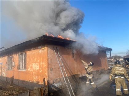 В Усть-Каменогорске сосед спас людей из горящего дома
