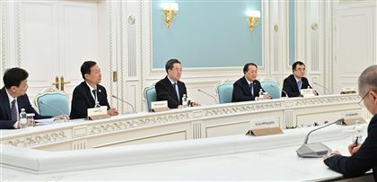 Токаев принял заместителя Премьера Госсовета КНР Дин Сюэсяна