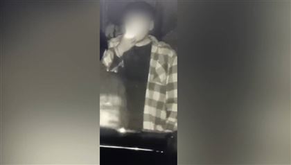В Шымкенте полицейские поймали парня за курением марихуаны